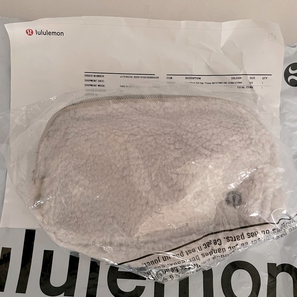 NWT Lululemon Fleece Everywhere Belt Bag Natural Ivory/Trench Color - Picture 9 of 10